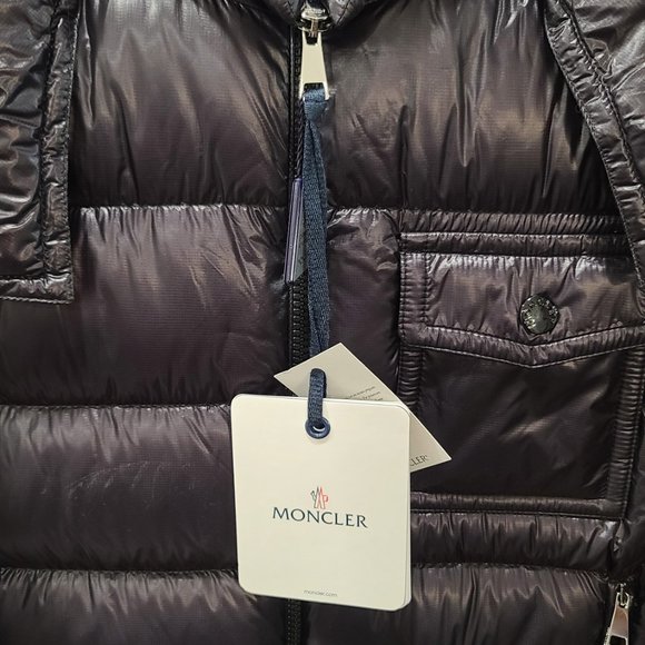 Moncler Logo-Patch Down Padded Jacket - Picture 2 of 10